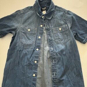 Oshkosh boys  button up shirt size 8 denim blue short sleeve